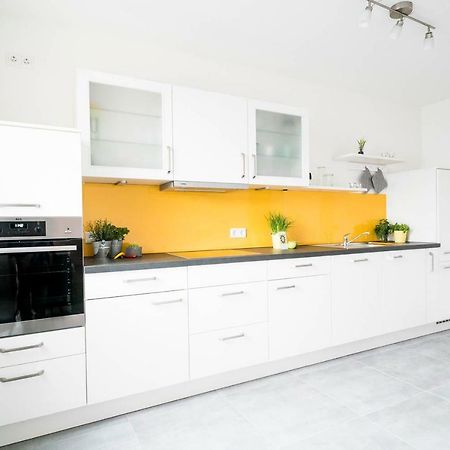 Apartwehr Business&Ferien Apartment Gelb Exteriör bild